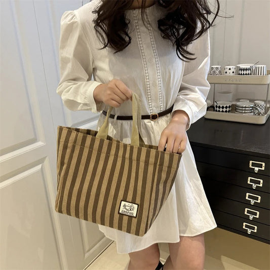 Portable Handbag New Style Single-shoulder Bag for Women in 2025, An Instagram Single-shoulder Bag for Young Students